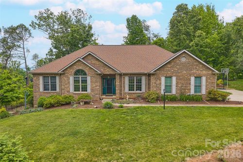 8 Ridgemont Dr, Weaverville, NC, 28787-8915 | Card Image