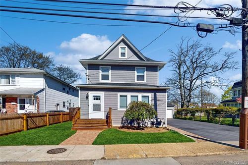 386 Mulry Ln, Lawrence, NY, 11559-1659 | Card Image