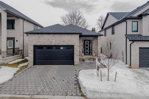 18-7966 Fallon Dr, Granton, ON, N0M1V0 | Card Image