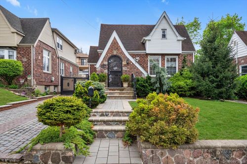 24912 Rushmore Ter, Little Neck, NY, 11362-1326 | Card Image