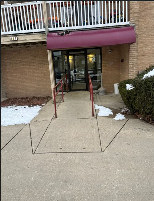 unit-110-940 Beau Dr, Des Plaines, IL, 60016-5859 | Card Image