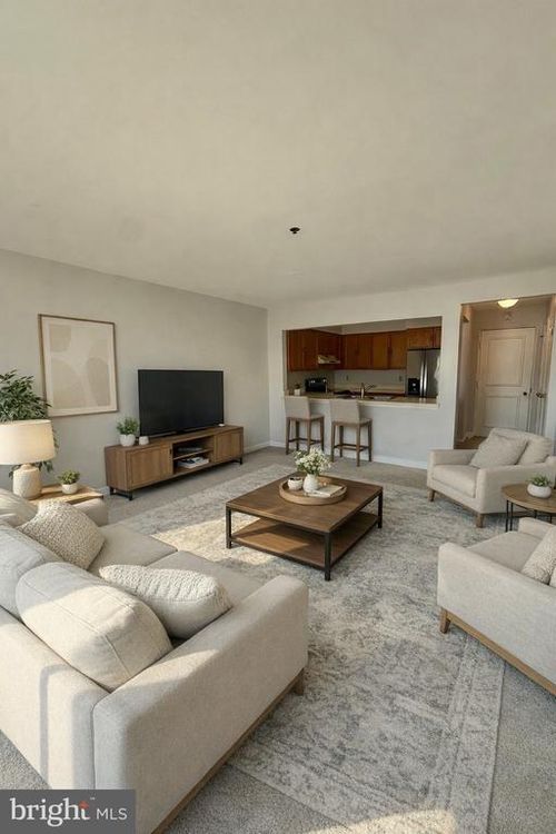 bh404-115 N Lee St, ALEXANDRIA, VA, 22314-3258 | Card Image