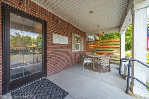 110 S Washington St, Oxford, MI, 48371-4975 | Card Image