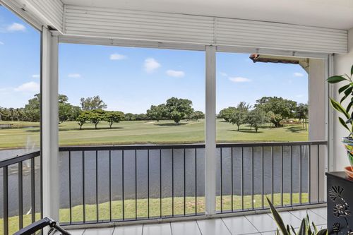 305-9923 S Hollybrook Lake Dr, Pembroke Pines, FL, 33025-1674 | Card Image