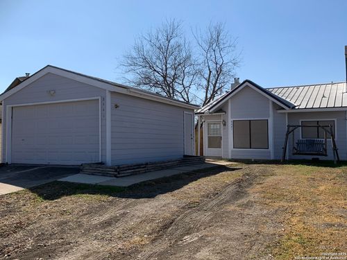 80-8441 Forest Ridge Dr, San Antonio, TX, 78239-4050 | Card Image