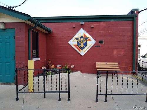 3144 S Wayne Rd, Wayne, MI, 48184-1221 | Card Image