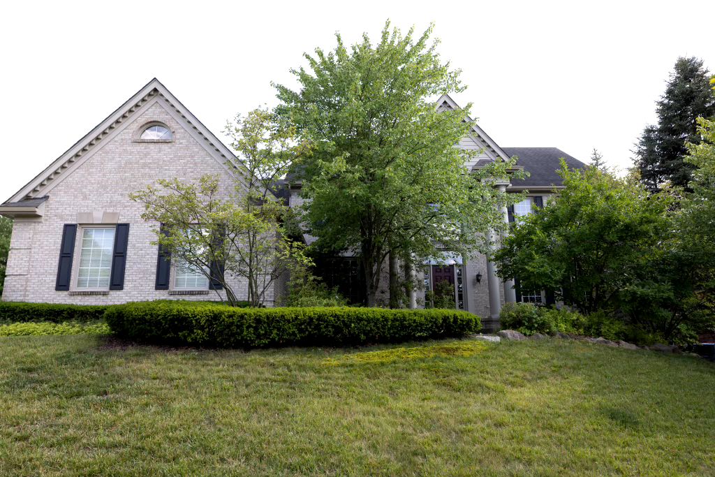Stonebrook Dr, Northville, MI 48168