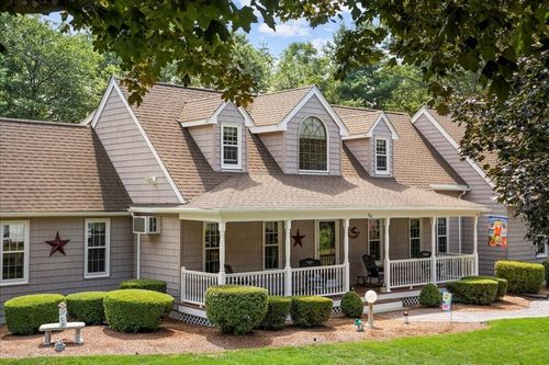 26 Crestview Dr, Uxbridge, MA, 01569-1243 | Card Image