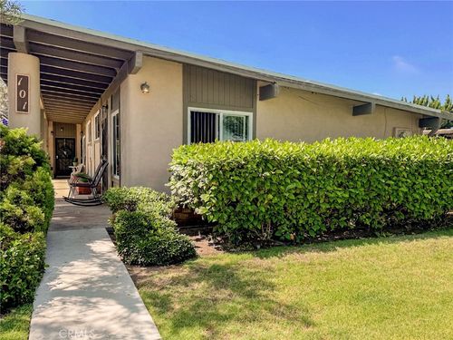 101 Clearbrook Ln, Costa Mesa, CA, 92626-8516 | Card Image