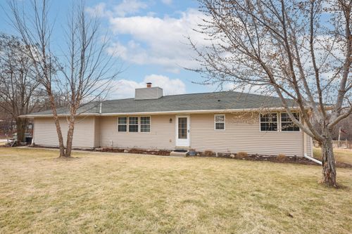 8750 W Fairy Chasm Dr, Milwaukee, WI, 53224-1814 | Card Image