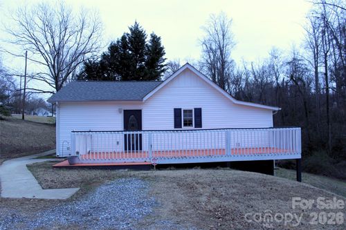 625 Milton Ave Sw, Valdese, NC, 28690-9567 | Card Image