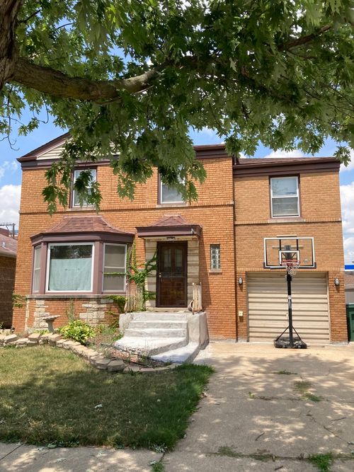 2764 W 95th Pl, Evergreen Park, IL, 60805-2714 | Card Image