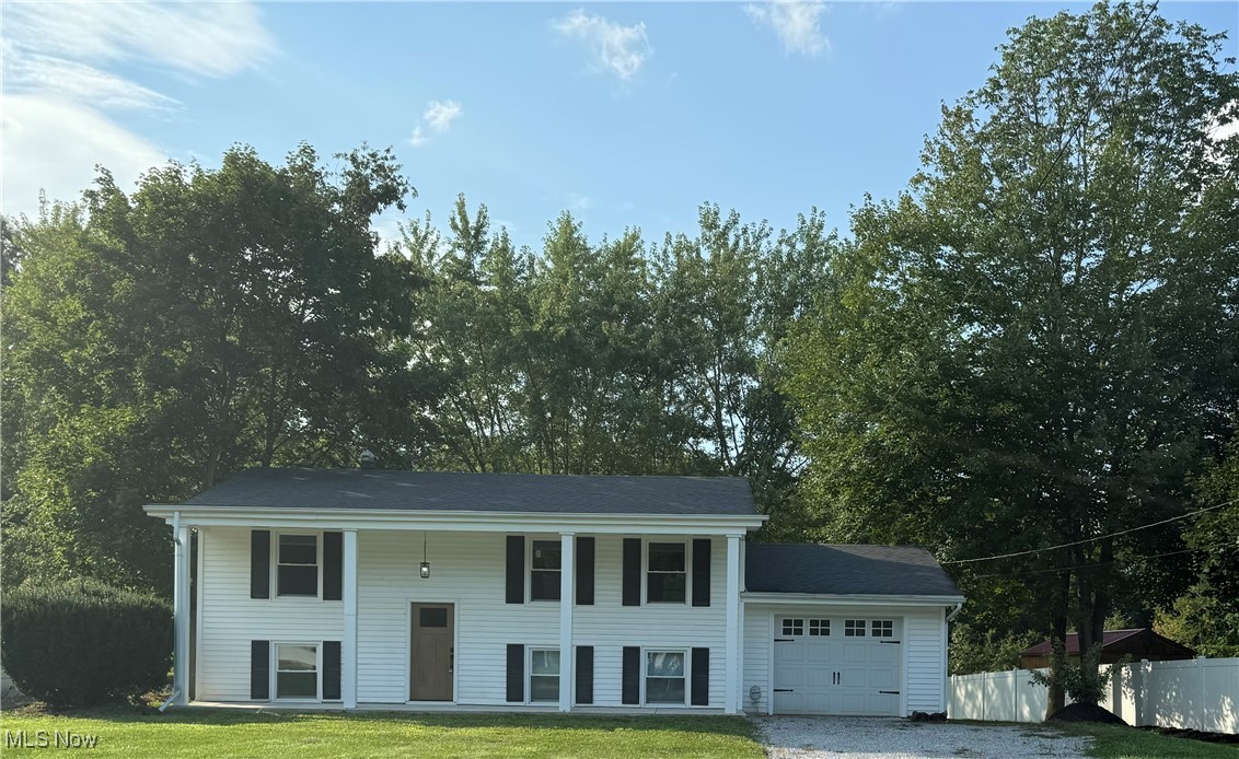 Fairhill Dr, Ravenna, OH 44266