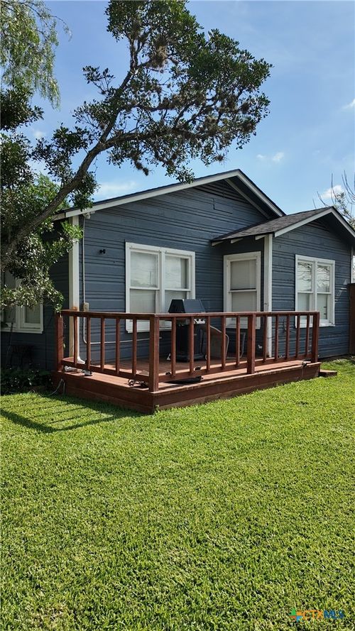 305 Dunn St, Cuero, TX, 77954-3429 | Card Image
