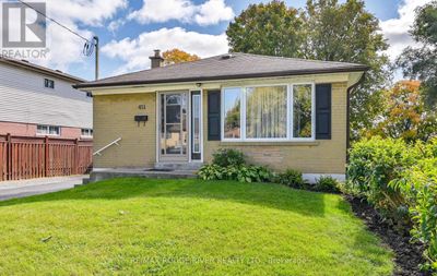 451 Phillip Murray Ave, Home with 5 bedrooms, 2 bathrooms and 3 parking in Oshawa ON | Image 2