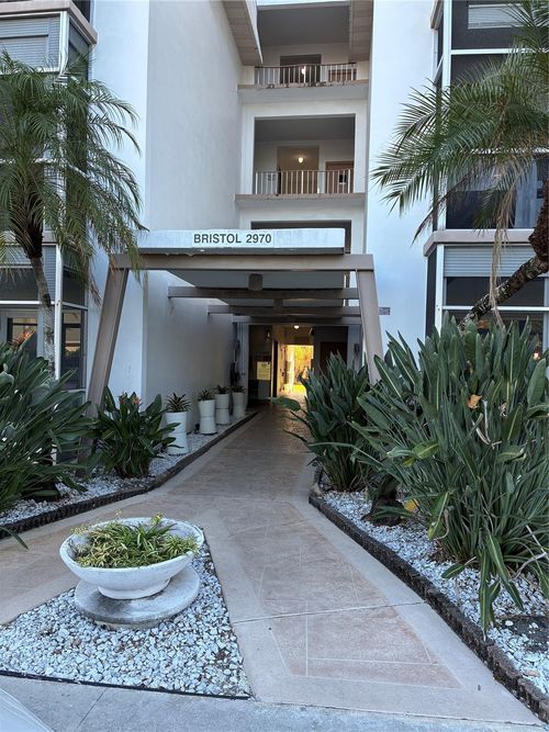 apt-b310-2970 Ne 16th Ave, Oakland Park, FL, 33334-5244 | Card Image