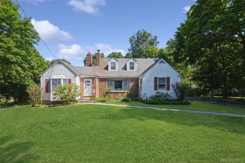 199 N Country Road, Brookhaven, NY, 11777 | Card Image