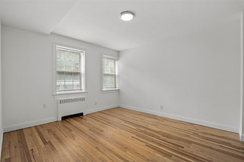 7-633 Old Post Rd, Bedford, NY, 10506-1250 | Card Image