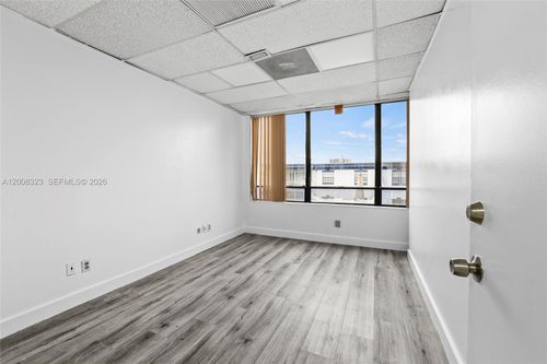 202-f-8358 W Oakland Park Blvd, SUNRISE, FL, 33351-7319 | Card Image