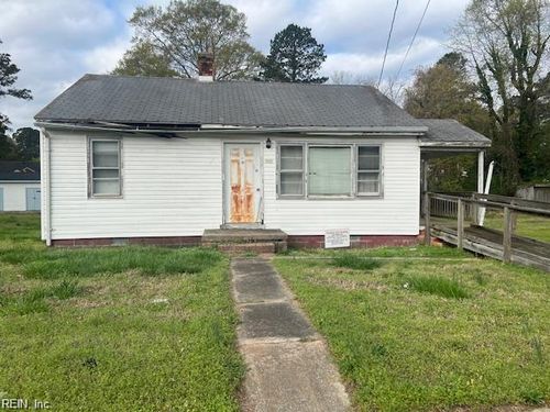 132 Broad St, Franklin, VA, 23851-1623 | Card Image