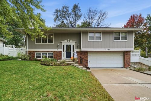 2621 Winchester N, Lincoln, NE, 68512-1655 | Card Image