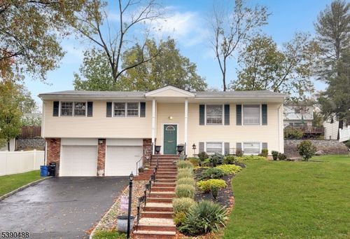 22 Cheshire Ter, West Orange, NJ, 07052-2706 | Card Image