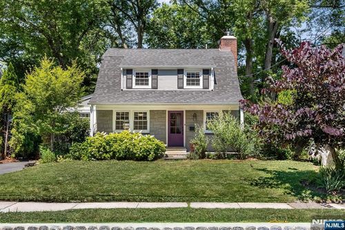 20 College Ave, Montclair, NJ, 07043-1604 | Card Image