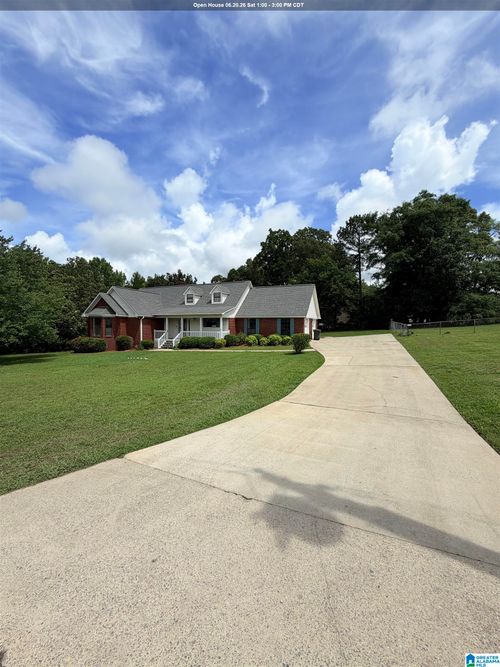 102 Crestview Dr, CLANTON, AL, 35045-9673 | Card Image
