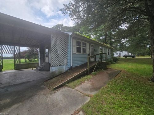 22284 Medicine Springs Rd, Courtland, VA, 23837-2432 | Card Image