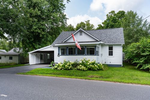 570 Pinedale Rd, Gravenhurst, ON, P1P1M1 | Card Image