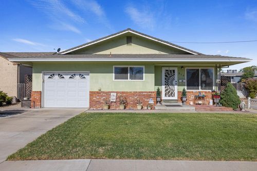 215 N Lincoln Ave, Manteca, CA, 95336-4604 | Card Image