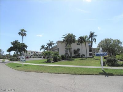 203 - 1747 Pebble Beach Drive, Condo with 2 bedrooms, 2 bathrooms and null parking in Fort Myers FL | Image 2