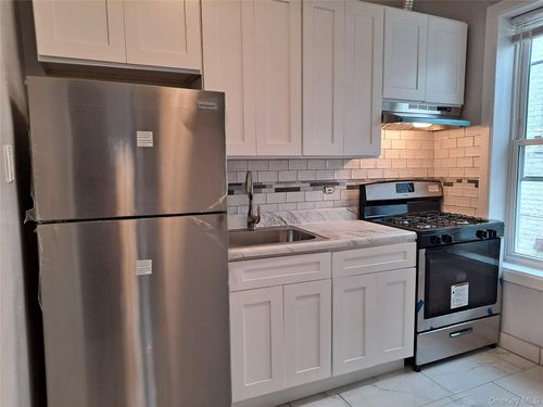 2382 28th St, Astoria, NY, 11105-2802 | Card Image