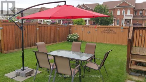 121 Fairwood Circle, Brampton (Sandringham-Wellington), ON, L6R0X4 | Card Image