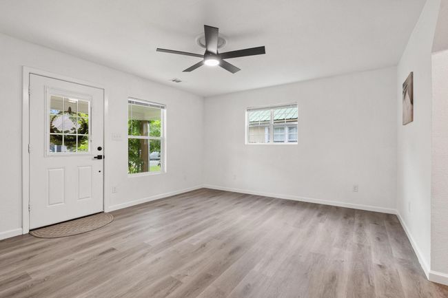 1710 S Walnut St, House other with 2 bedrooms, 2 bathrooms and null parking in Sherman TX | Image 9
