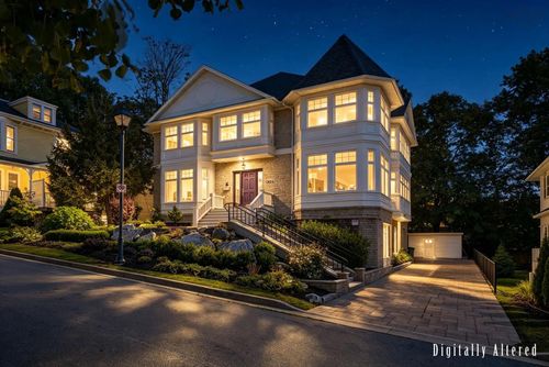 5924 Mcculloch Crt, House with 6 bedrooms, 6 bathrooms and 2 parking in Halifax NS | Card Image