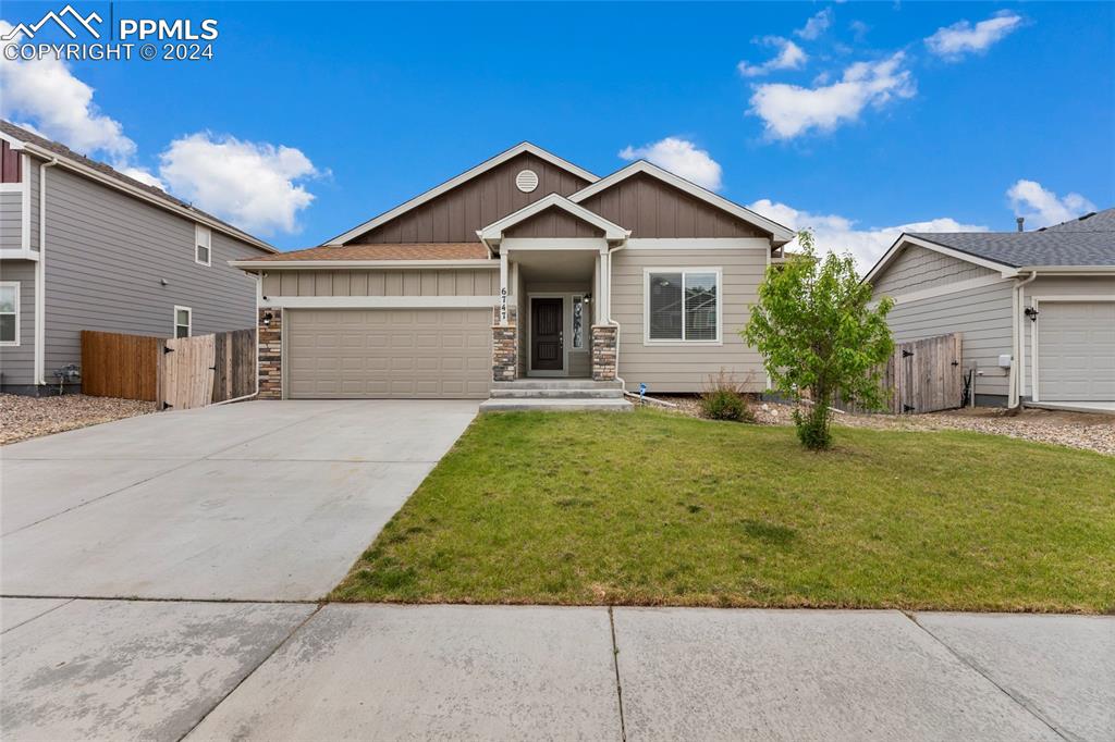 Mandan Dr, Colorado Springs, CO 80925