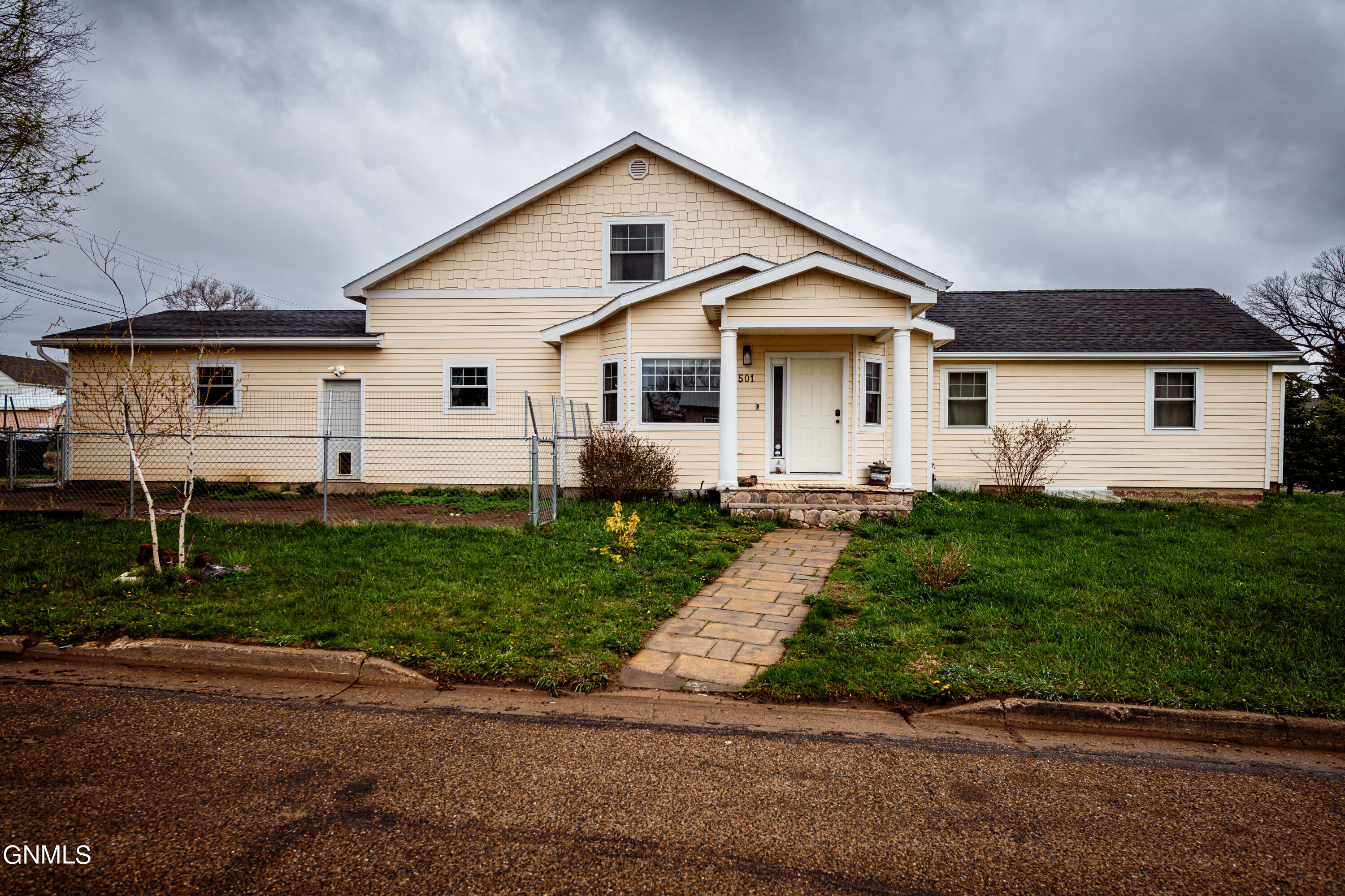 2nd St, Watford City, ND 58854