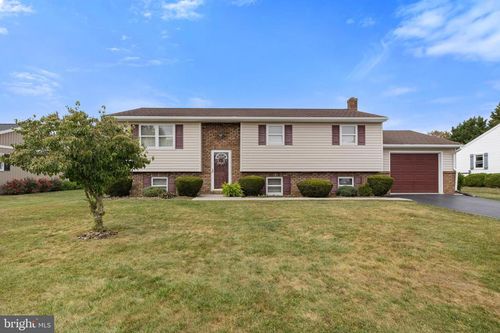 253 Vincent Dr, MCSHERRYSTOWN, PA, 17344-1117 | Card Image