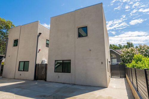 d-2155 Glenada Ave, Montrose, CA, 91020-1578 | Card Image