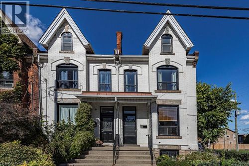 166 Market St, Hamilton, ON, L8R1N9 | Card Image