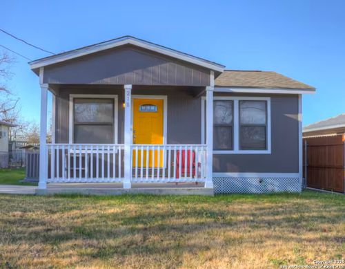 218 S Peach Ave, New Braunfels, TX, 78130-6444 | Card Image