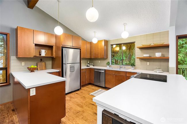 Modern open-concept kitchen | Image 14