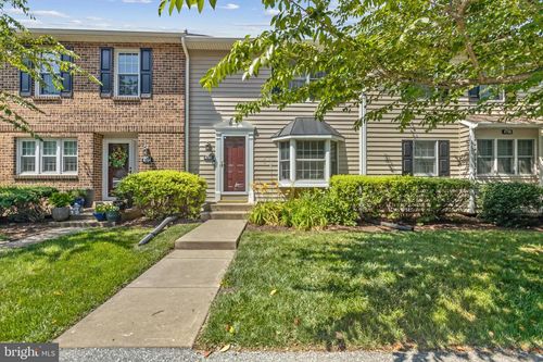 4705-4705 Fox Pointe Ct, GLEN MILLS, PA, 19342-8148 | Card Image