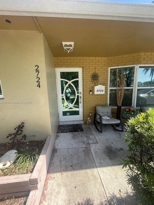 2724 Cleveland St, Hollywood, FL, 33020-2927 | Card Image