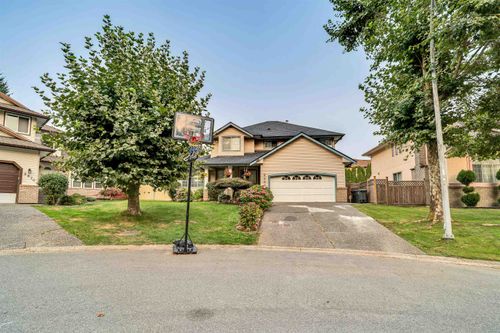 8662 141b St, Surrey, BC, V3W0S3 | Card Image