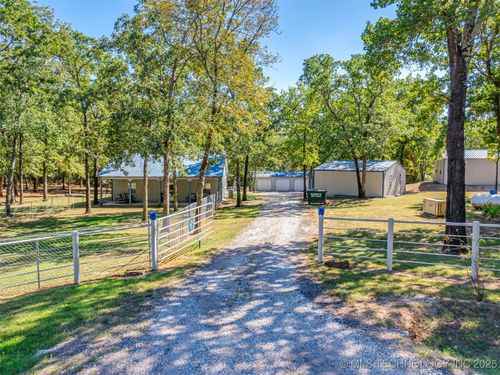 21432 Ina Pl, Tecumseh, OK, 74873-7188 | Card Image