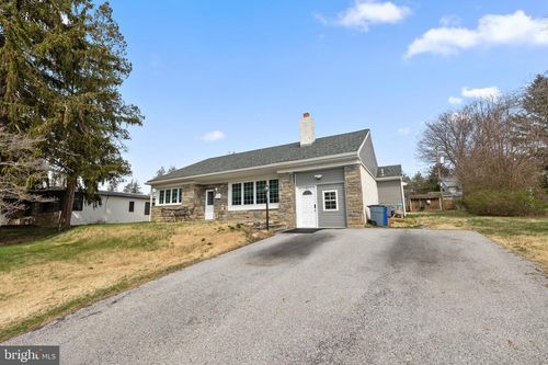 711 Hedgerow Dr, BROOMALL, PA, 19008-2729 | Card Image