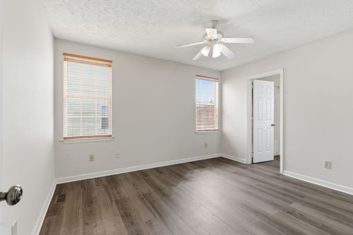 104 Edgehill Ln, Hendersonville, TN, 37075-4181 | Card Image