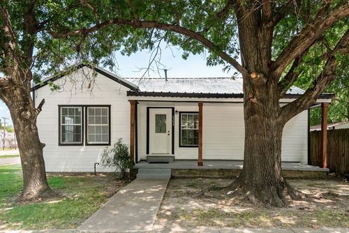 2203 Wesley St, Greenville, TX, 75401-3363 | Card Image